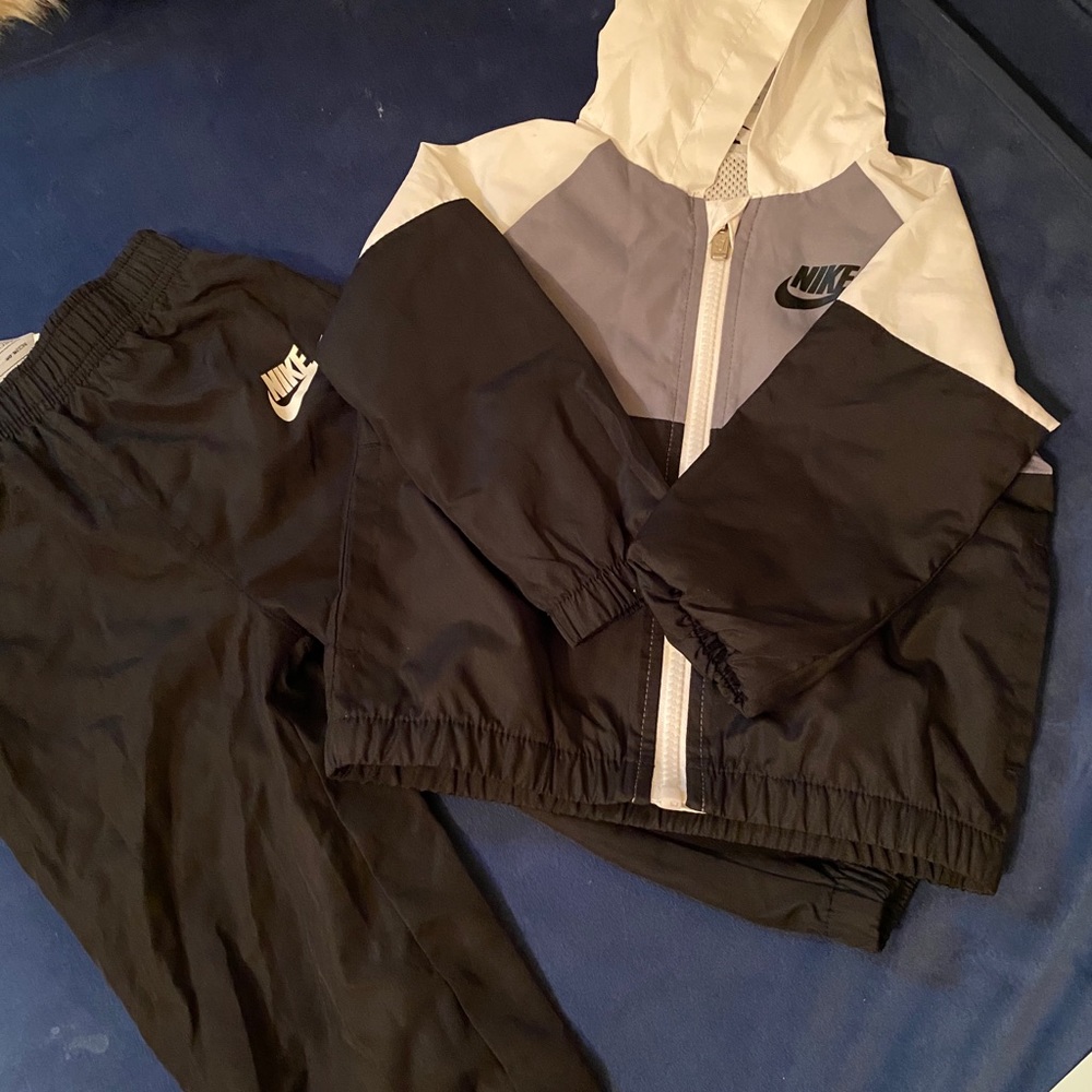 Nike toddler tracksuit